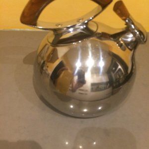 Nambé Bulbo Kettle